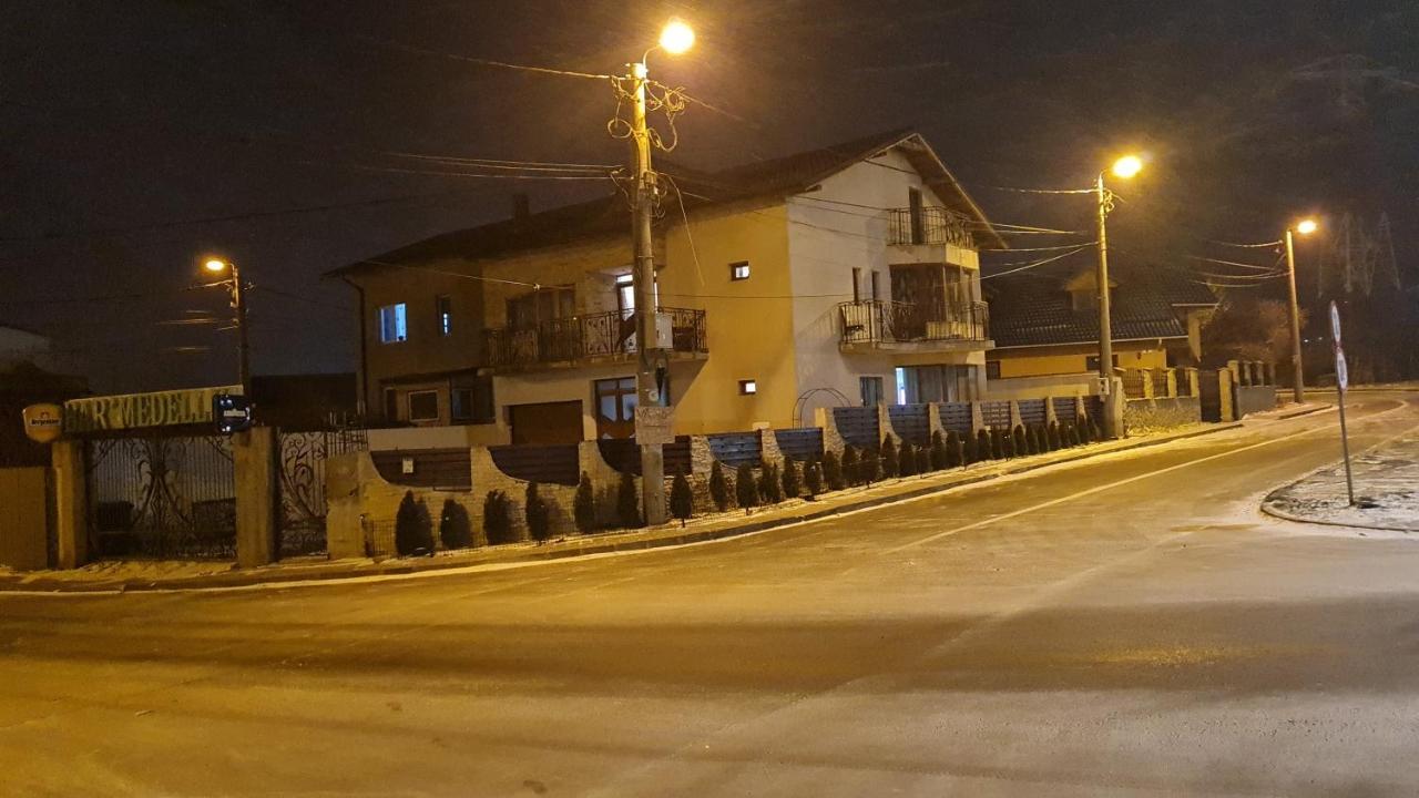 Pensiunea Medellin Tulcea Buitenkant foto